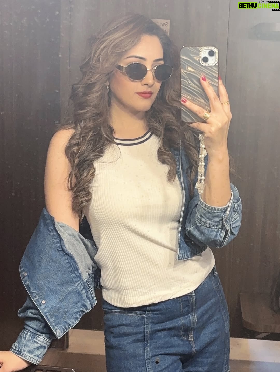 Anju Jadhav - 3.1K Likes - The more you praise and celebrate your life, the more there is in life to celebrate.🥰❤️
Location @setsinthecity.in 
MUA @knockknock_smoothfaces @proartnilima.05 
Style by @viiracouture 
#casuals #look #instamood #instapic #cool #location