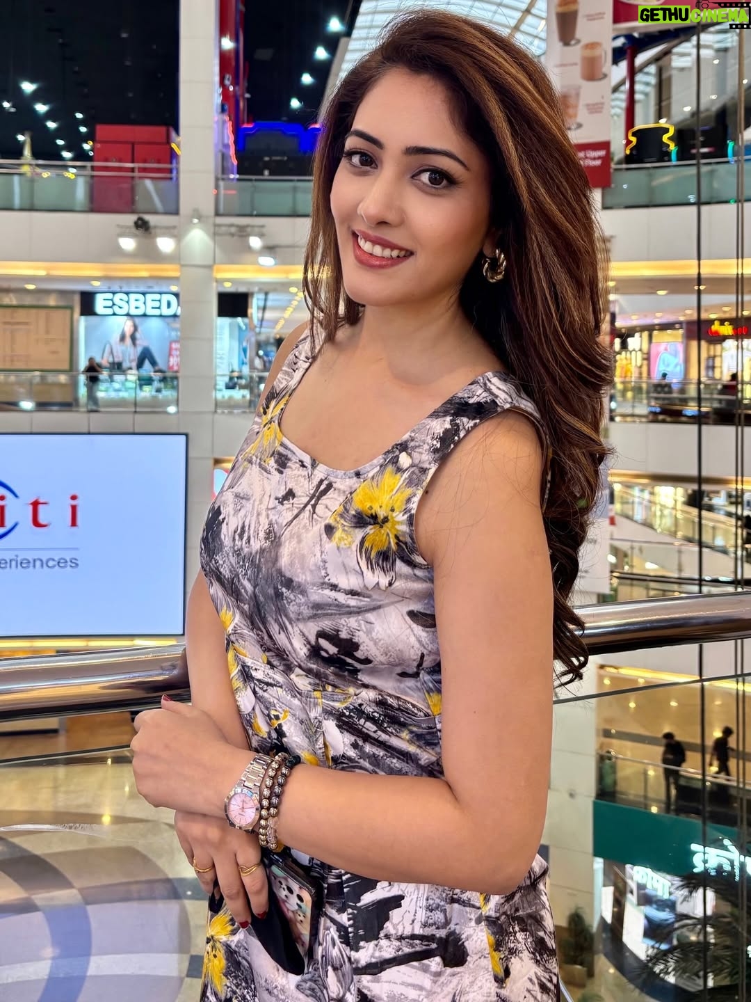 Anju Jadhav - 2.8K Likes - ❤️Loving my life,a little more every day😍🌟💐
#pictureoftheday #thrusdayvibes #casual #look #instamood #insta