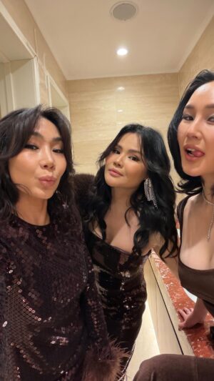 Ankhmaa Gankhuyag Instagram - 💄👠🪞