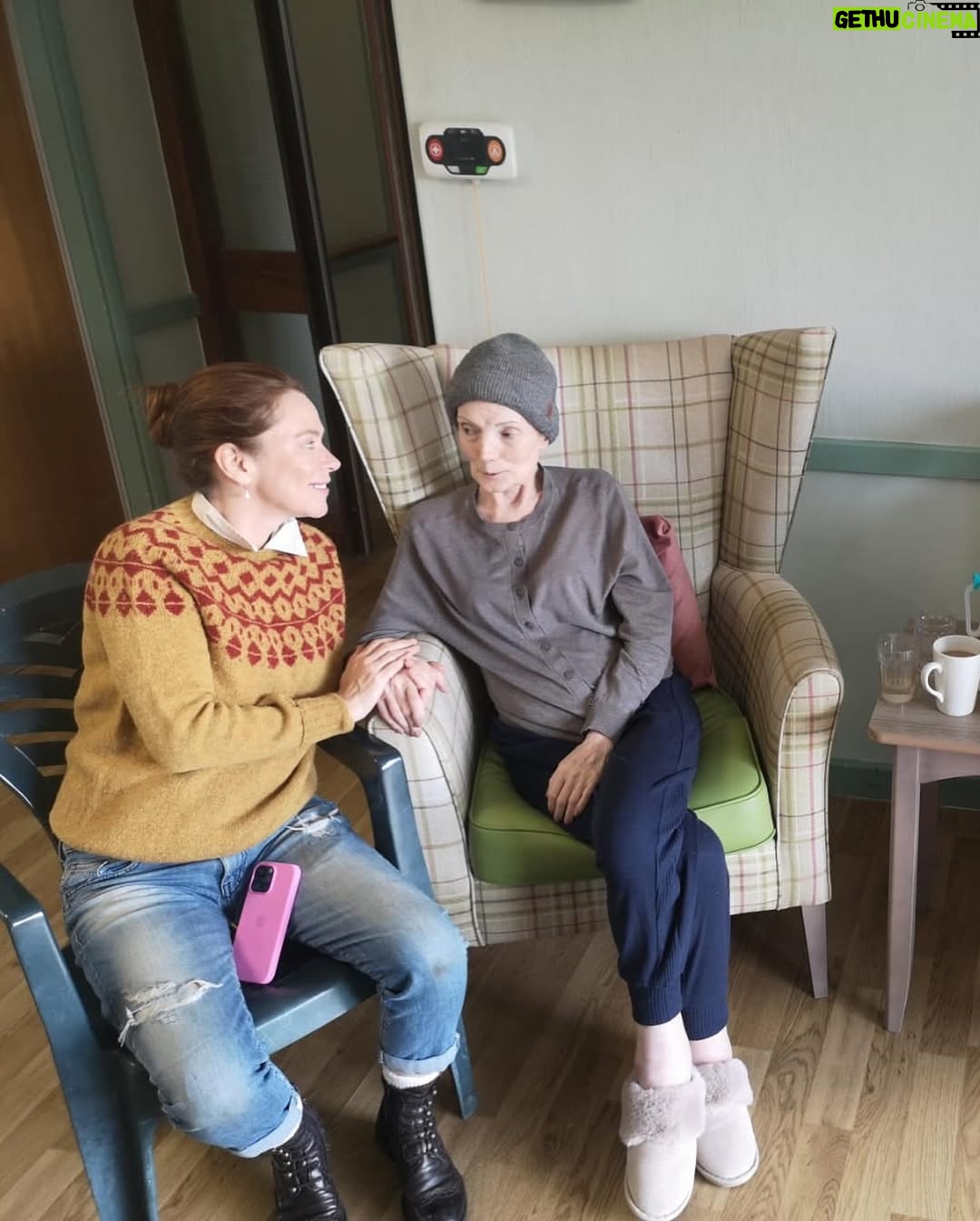 Anna Friel - 14.9K Likes - Eunice McMullen. Yesterday we said farewell to you. My dear dear Godmother.  She was but 73 and fought a 3 year battle with cancer. She was the most elegant woman I knew. She taught me so very much. Lessons that will last a lifetime . She introduced me to the arts and craft movement - William Morris  lighting!!! If it wasn’t for her. I wouldn’t have had somewhere to go when I left the North and moved South.
I wouldn’t have discovered New York with her  I would’ve experienced it alone.

I wouldn’t have moved to Windsor.
And I wouldn’t have inherited her  love of history, not as facts, but as feeling, as atmosphere.
My own home is adorned with the women Eunice loved ,  the  glowing, defiant, mythic figures of Waterhouse and the Pre-Raphaelites. She was what you could  call,  a real life fairy godmother . How I shall miss you so . I am forever greatful for you. Beautiful Eunice. . See you in the stars. . Rest well. I love you. ❤️