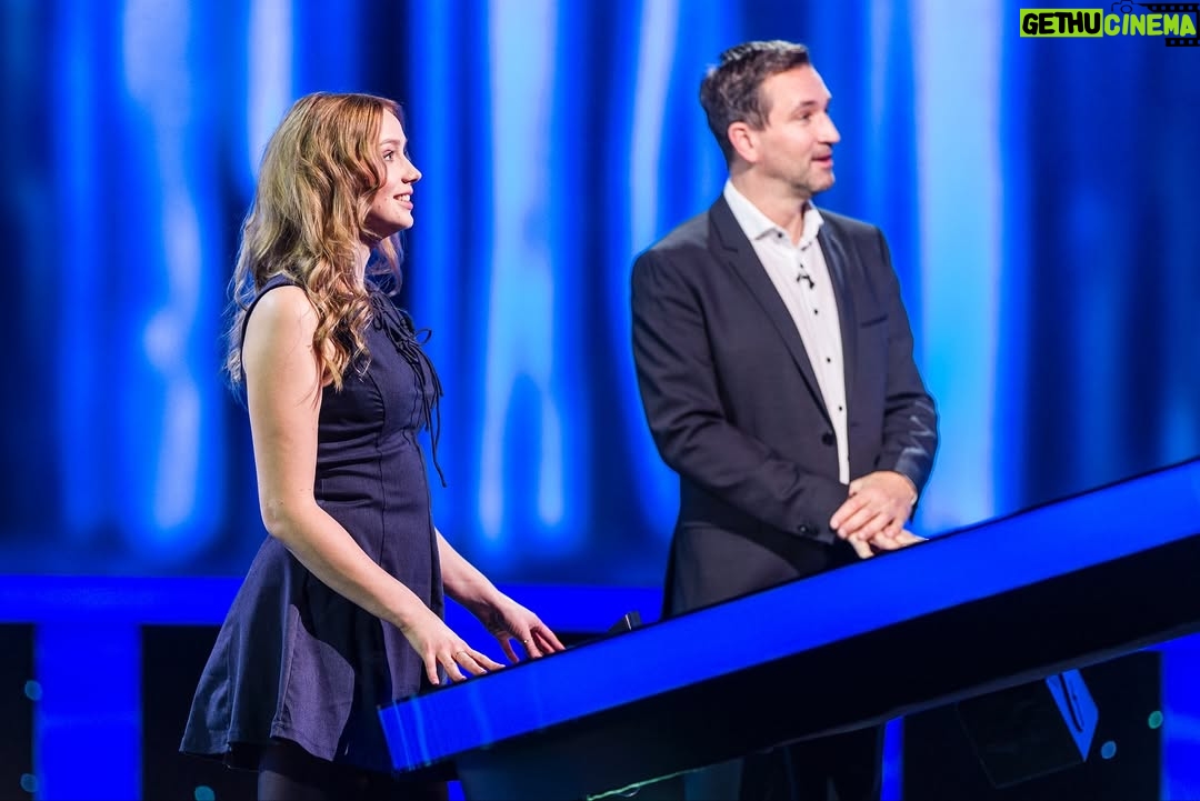 Anna Kadeřávková - 7.1K Likes - Už teď na @tvnovaofficial můžete vidět náš díl Na lovu, kde dnes bojujeme o co nejvyšší finanční částku pro jednotlivé charity, které jsme si vybrali. 

Já osobně chtěla podpořit @jezevcicivnouzi , kteří se starají o opuštěné nebo hendikepované (nejen) jezevčíky. Držte nám palce a BAVTE SE! ❤️