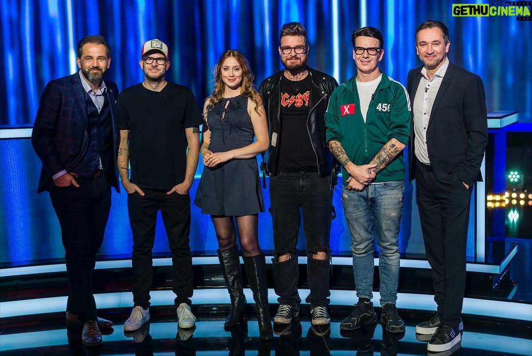 Anna Kadeřávková - 7.1K Likes - Už teď na @tvnovaofficial můžete vidět náš díl Na lovu, kde dnes bojujeme o co nejvyšší finanční částku pro jednotlivé charity, které jsme si vybrali. 

Já osobně chtěla podpořit @jezevcicivnouzi , kteří se starají o opuštěné nebo hendikepované (nejen) jezevčíky. Držte nám palce a BAVTE SE! ❤️