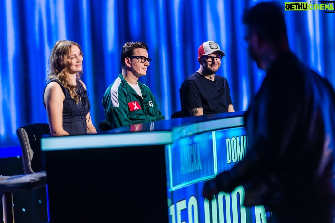 Anna Kadeřávková - 7.1K Likes - Už teď na @tvnovaofficial můžete vidět náš díl Na lovu, kde dnes bojujeme o co nejvyšší finanční částku pro jednotlivé charity, které jsme si vybrali. 

Já osobně chtěla podpořit @jezevcicivnouzi , kteří se starají o opuštěné nebo hendikepované (nejen) jezevčíky. Držte nám palce a BAVTE SE! ❤️