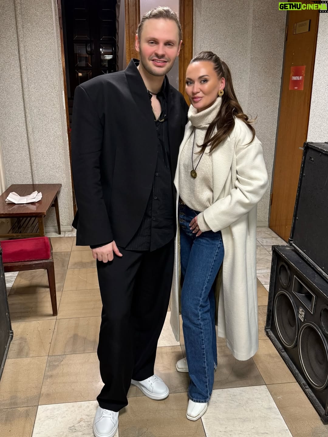 Anna Salivanchuk - 14.1K Likes - Рандом за останні 2 місяці!
Дякую всесвіт за життя, дякую за можливості🙏🏻
Дякую нашим захисникам і захисницям що я можу жити своє прекрасне життя🙏🏻