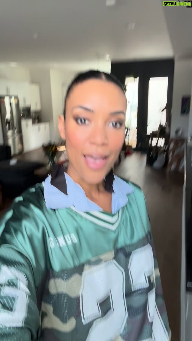 Annie Ilonzeh - 3.7K Likes - The leading lady of RUN with a special announcement @annieilonzeh #RUNonTubi 👽 🍿