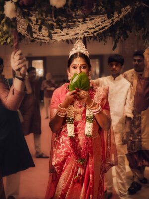 Antara Mitra Instagram - — Bride … a whole saga of emotions .🦋 25:11:25 

Attire put together by- @roy_calcutta_official 
Make up - @meghna_make_up_artist 
Hair - @diwakarprasad861 
Click - @memoirsandcanvas