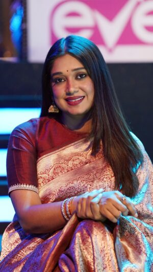 Antara Mitra Instagram - Deep Maroon and winters 🍷

Flaunting - @designsbymitanghosh s amazing Saree here #zeebangla #saregamapa 

Hair n make up - @meghna_make_up_artist  @diwakarprasad861