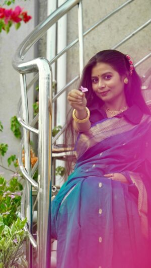 Antara Naina Roy Majumder Instagram - কার জন্য গিফ্ট বলোতো? আর কেমন হয়েছে জানিও কিন্তু 🌸👇🏽