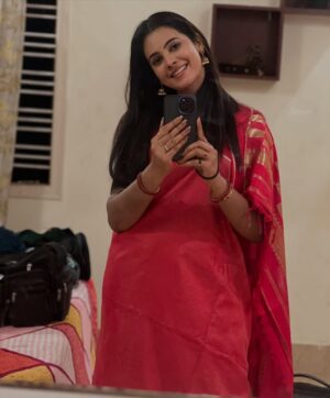 Anusha Hegde Instagram - Mirror selfie ❤️
Anupallavi ❤️