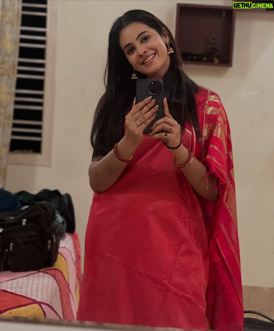 Anusha Hegde - 15.6K Likes - Mirror selfie ❤️
Anupallavi ❤️