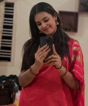 Anusha Hegde Instagram - Mirror selfie ❤️
Anupallavi ❤️