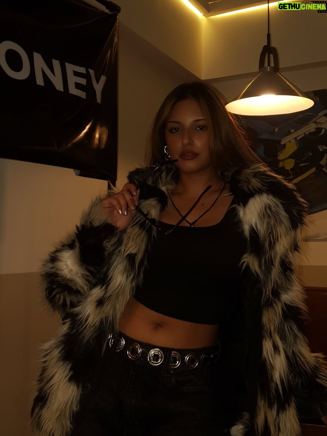 Anzela Abbasi - 2.7K Likes - I am the wave and the rock that shapes it.
.
Did a gig at @drinkblackhoney ☕️🧋🩶