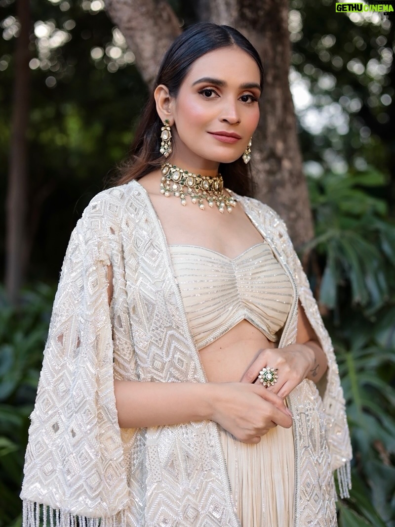 Apoorva Sharma - 1.5K Likes - Silhouettes of royalty, stitched in pearls and poise ✨🤍

Outfit @zarijaipur 
Jewels @houseofkalajohare @rpsarafjewellers 
Makeup @shadessalon.official @chhabrajassi 
Curated by @fbs_jaipur @megha_gupta_manakbohra
Event decor @thestagecraft 
Location @sawaimanmahaljaipur 

#fashionblogger #jaipurblogger #indianblogger #jaipur