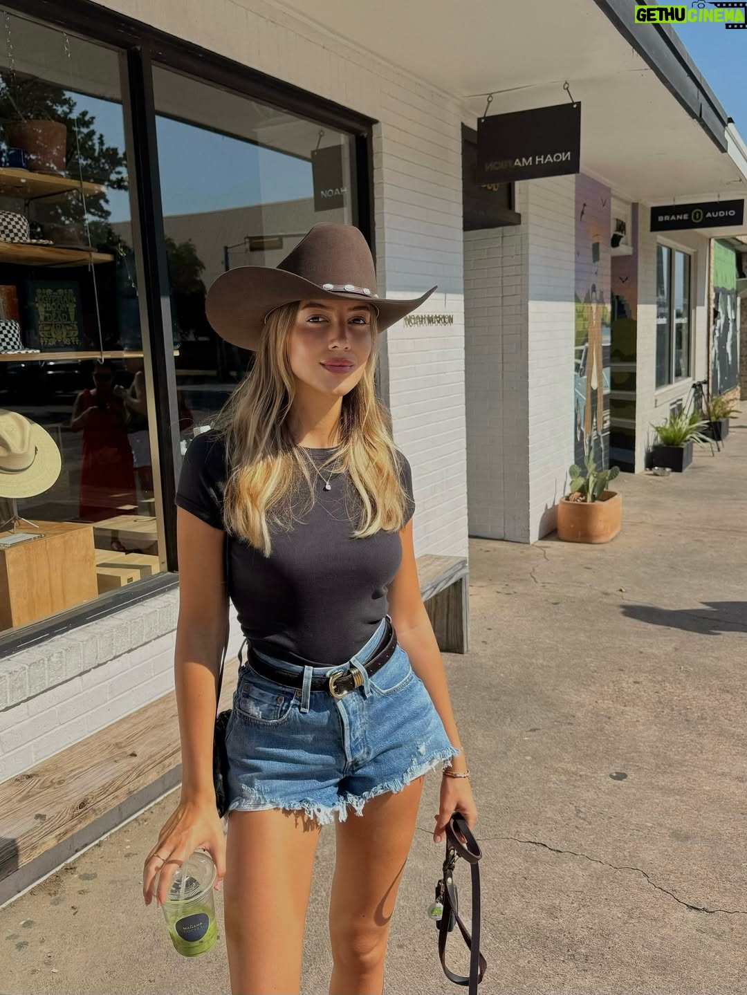 April Ivy - 10.7K Likes - howdy y’all 🤠