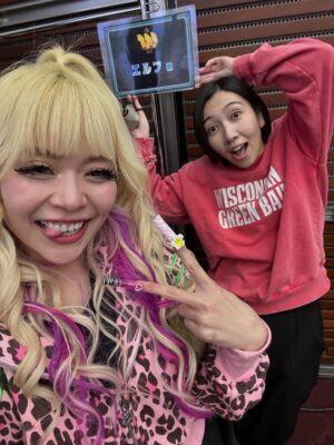 Arakawa Instagram - THE W2025ありがとうございました💖💖💖💖💖💖💖
huluさんの反省会も含め、
Xにかかせてもらった
ほんとにたくさんの芸人さん、お客さん、スタッフさん方にお世話になりすぎたので恩で返したかったです。！
でも今年のWは自分にとって始まりだと思いました。
だからみんなこれからもお世話になりまーす💖💖わら　ウチらと一緒にお笑い街道歩んでねー💖💖大好きだよー💖💖💖

という気持ちと

自分は恥ずかしい限りでーす💖💖💖💖💖という気持ちです（笑）
これは
わたしのいつもの（？）慰めちょうだい構文ではなく、

生き恥人生だから色んなことを学ばせてもらったなあ💖💖💖💖💖と思いました⭐️

色んな意見にまぢ感謝！

今日劇場行った時にみんなが声かけてくれたの本気で嬉しかったし
テレビ局でもスタッフさん方が声かけてくださったのも嬉しかったです😭
いとうあさこさんが抱きしめてくださった😭嬉しかった⭐️😭💖

自分で勝手に、SNSとお酒と辛いもの我慢してたから
今日からふっつーに暴れよーっとWWWWWWWWWWWWWWWWWWWWWWWWWW

明日もがんばろー💖💖💖