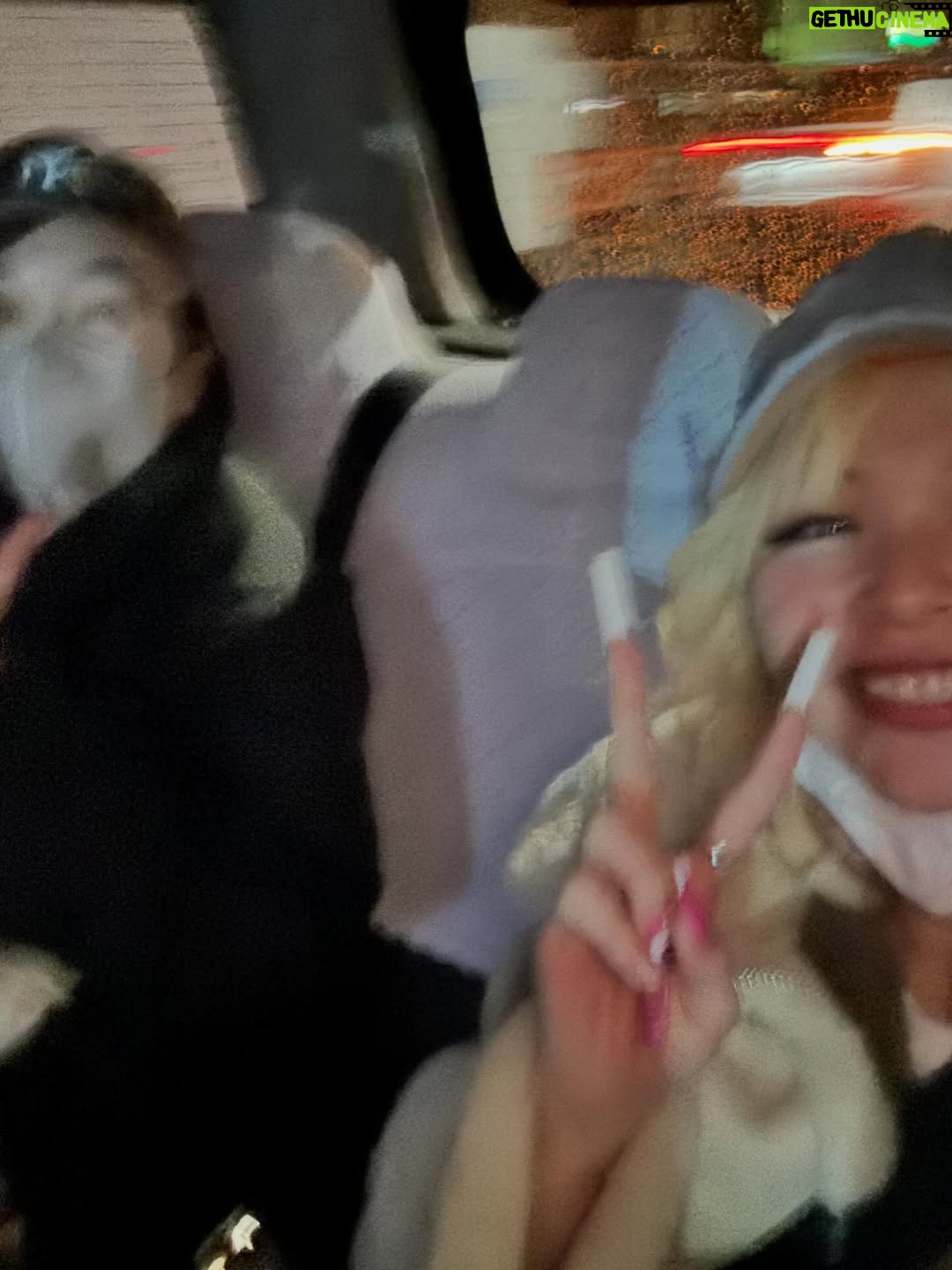 Arakawa - 21.1K Likes - THE W2025ありがとうございました💖💖💖💖💖💖💖
huluさんの反省会も含め、
Xにかかせてもらった
ほんとにたくさんの芸人さん、お客さん、スタッフさん方にお世話になりすぎたので恩で返したかったです。！
でも今年のWは自分にとって始まりだと思いました。
だからみんなこれからもお世話になりまーす💖💖わら　ウチらと一緒にお笑い街道歩んでねー💖💖大好きだよー💖💖💖

という気持ちと

自分は恥ずかしい限りでーす💖💖💖💖💖という気持ちです（笑）
これは
わたしのいつもの（？）慰めちょうだい構文ではなく、

生き恥人生だから色んなことを学ばせてもらったなあ💖💖💖💖💖と思いました⭐️

色んな意見にまぢ感謝！

今日劇場行った時にみんなが声かけてくれたの本気で嬉しかったし
テレビ局でもスタッフさん方が声かけてくださったのも嬉しかったです😭
いとうあさこさんが抱きしめてくださった😭嬉しかった⭐️😭💖

自分で勝手に、SNSとお酒と辛いもの我慢してたから
今日からふっつーに暴れよーっとWWWWWWWWWWWWWWWWWWWWWWWWWW

明日もがんばろー💖💖💖