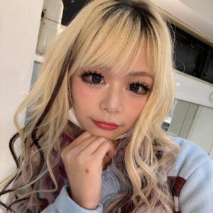 Arakawa Instagram - 失敗したり、ちょっとだけ成功したり、顎に手を添えたりしながら
進んでる今、この日々がかなり幸せかもしれません！！！！！！！
メイクも盛れてます！服も可愛いです！！！！！！！！
きっと全て大丈夫です！！！！！なんとかします！！！ばく
なんかぜんぶたのしめててうれしー！！！！˚✧₊⁎❝᷀ົཽ≀ˍ̮ ❝᷀ົཽ⁎⁺˳✧༚❄️💖
とにかく、健康、怪我なく年末まで駆け抜けましょぅ❗️

あしたもがんばろー！❄️❄️❄️❄️

#明日朝4°やからみんな気つけや