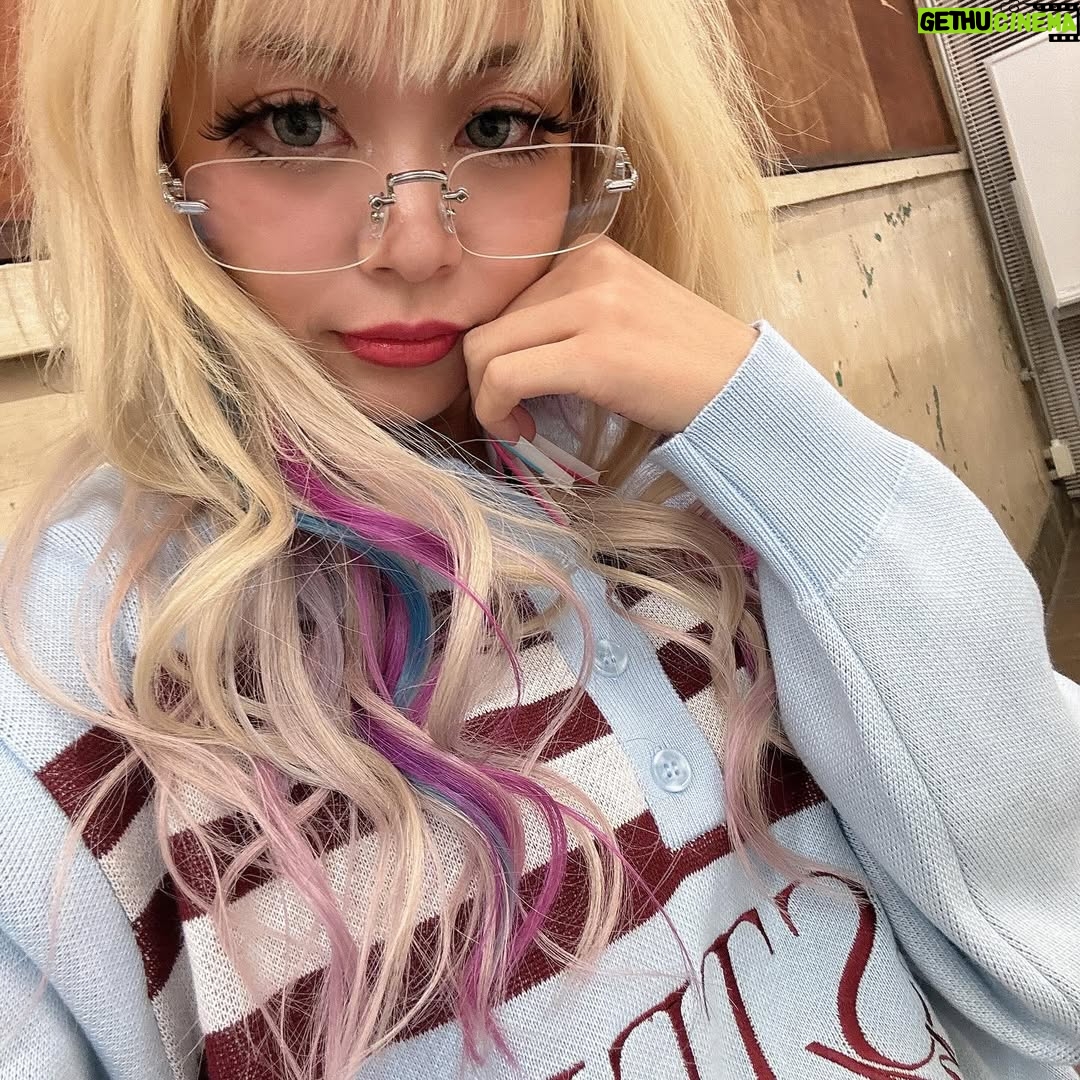 Arakawa - 13.4K Likes - 失敗したり、ちょっとだけ成功したり、顎に手を添えたりしながら
進んでる今、この日々がかなり幸せかもしれません！！！！！！！
メイクも盛れてます！服も可愛いです！！！！！！！！
きっと全て大丈夫です！！！！！なんとかします！！！ばく
なんかぜんぶたのしめててうれしー！！！！˚✧₊⁎❝᷀ົཽ≀ˍ̮ ❝᷀ົཽ⁎⁺˳✧༚❄️💖
とにかく、健康、怪我なく年末まで駆け抜けましょぅ❗️

あしたもがんばろー！❄️❄️❄️❄️

#明日朝4°やからみんな気つけや