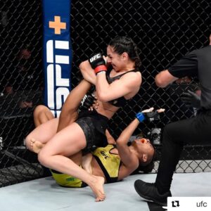 Ariane Lipski da Silva Instagram - No-one can do this alone! Weβre a team!! @rasthaioficial
@renatorasta
@checkmat_equipe1
@sebastianlalli_bjj
.
"Victorious warriors win first and then go to war, while defeated warriors go to war first and then seek to win." Sun Tzu
βOs guerreiros vitoriosos vencem antes de ir aΜ guerra, ao passo que os derrotados vaΜo aΜ guerra e soΜ entaΜo procuram a vitoΜria.β
.
#Repost @ufc with @get_repost
γ»γ»γ»
Snatching knees to make them bow π @ArianeLipski have a night!
#InAbuDhabi @VisitAbuDhabi #ufcfightisland2