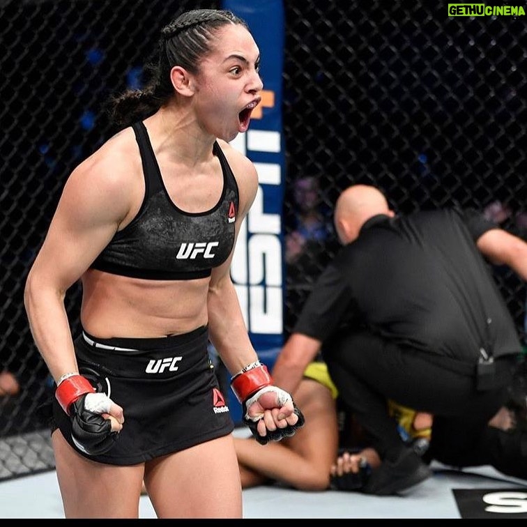Ariane Lipski da Silva - 40.9K Likes - No-one can do this alone! We’re a team!! @rasthaioficial 
@renatorasta 
@checkmat_equipe1 
@sebastianlalli_bjj 

.

"Victorious warriors win first and then go to war, while defeated warriors go to war first and then seek to win." Sun Tzu

“Os guerreiros vitoriosos vencem antes de ir à guerra, ao passo que os derrotados vão à guerra e só então procuram a vitória.”
.
#Repost @ufc with @get_repost
・・・
Snatching knees to make them bow 👑 @ArianeLipski have a night!

#InAbuDhabi  @VisitAbuDhabi  #ufcfightisland2