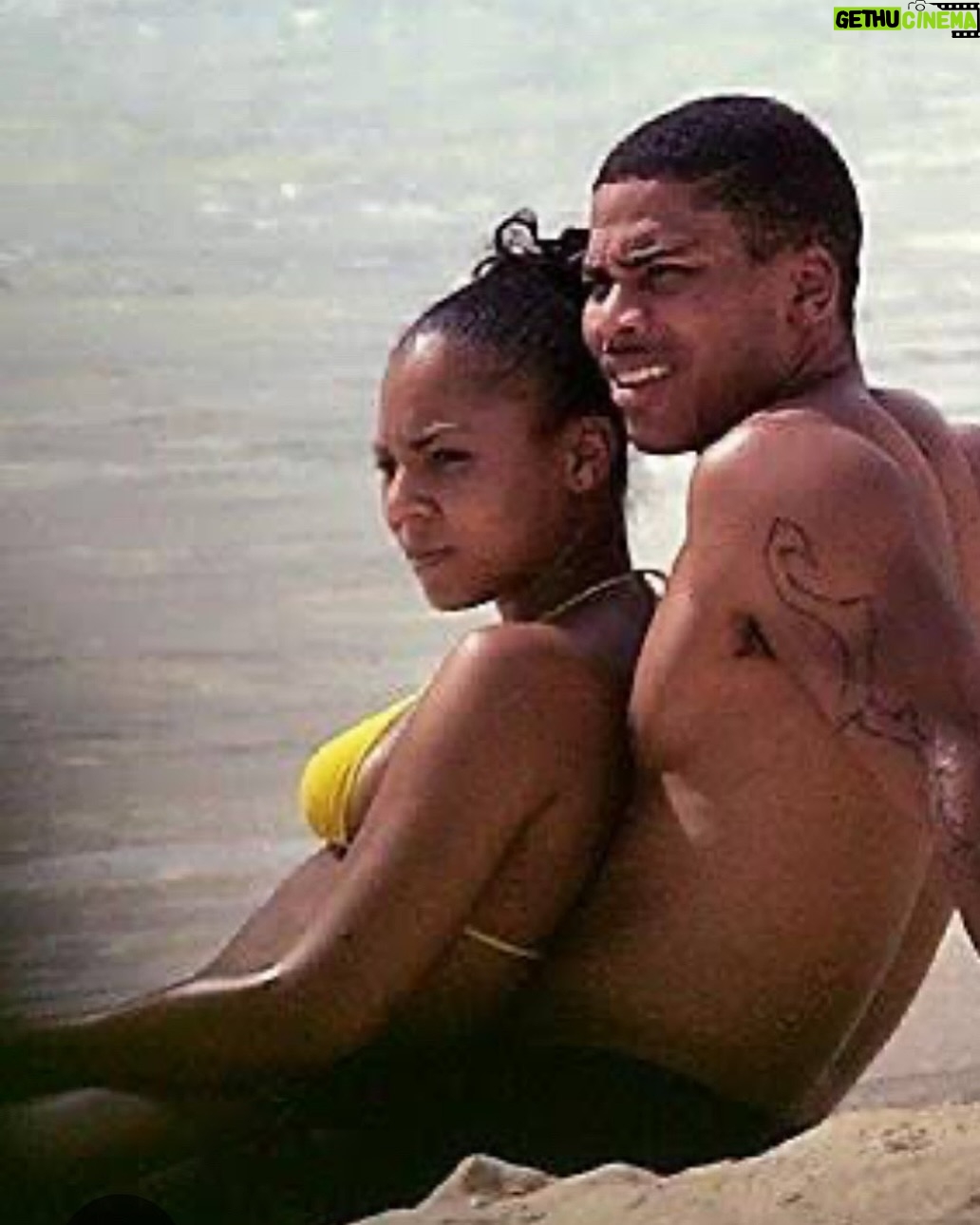Ashanti - 842.1K Likes - Happy Birthday to the most beautiful and amazing woman in this world.. 

Marrying you wasn’t just finding love — it was finding home. Love you mama @ashanti
