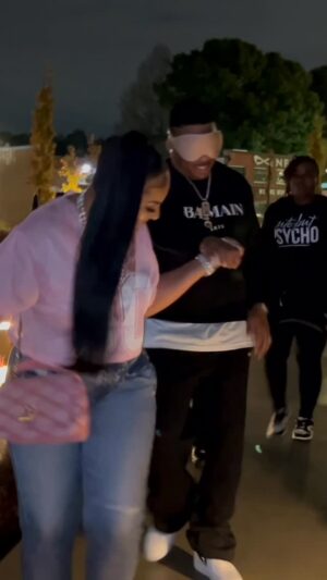 Ashanti Instagram - Surprise!!!!!! 🥳🎂Got him again!!! 😭 🎉 Had the most amazing time with friends and family at my favorite spot in Atlanta!!! @your3rdspot thank you guys for everything!!! ❤️❤️ *Ps the long version of the blindfolded walk to the door is a movie 🤣🤣🤣* cake @delectabledelightsbyandie balloons @derekdevoir ❤️❤️ 📸@giftedtalents