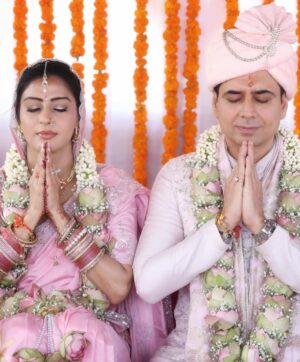 Ashlesha Savant Instagram - In Sanskrit 
Namas -means -Bowing 
Te -means - to you 
The divine and self is the same in you and me. 
We bow to the divine in you . 

Thank you for the blessings and love.❤️ 

#gratitude #blessed #🧿🧿🧿🧿🧿🧿