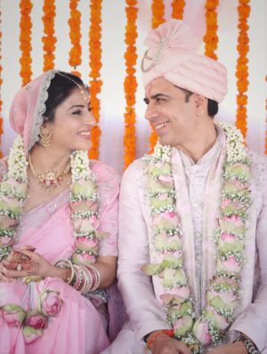 Ashlesha Savant Instagram - “, We stepped into a new chapter as Mr & Mrs…Tradition found its way into our hearts.
We are filled  with gratitude for all the blessings. ❤️❤️”
🧿

I want to say #justmarried #🧿🧿🧿 #grateful #us

Captured beautifully by @portraitsbylalit