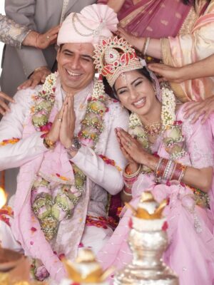 Ashlesha Savant Instagram - “, We stepped into a new chapter as Mr & Mrs…Tradition found its way into our hearts.
We are filled  with gratitude for all the blessings. ❤️❤️”
🧿

I want to say #justmarried #🧿🧿🧿 #grateful #us

Captured beautifully by @portraitsbylalit