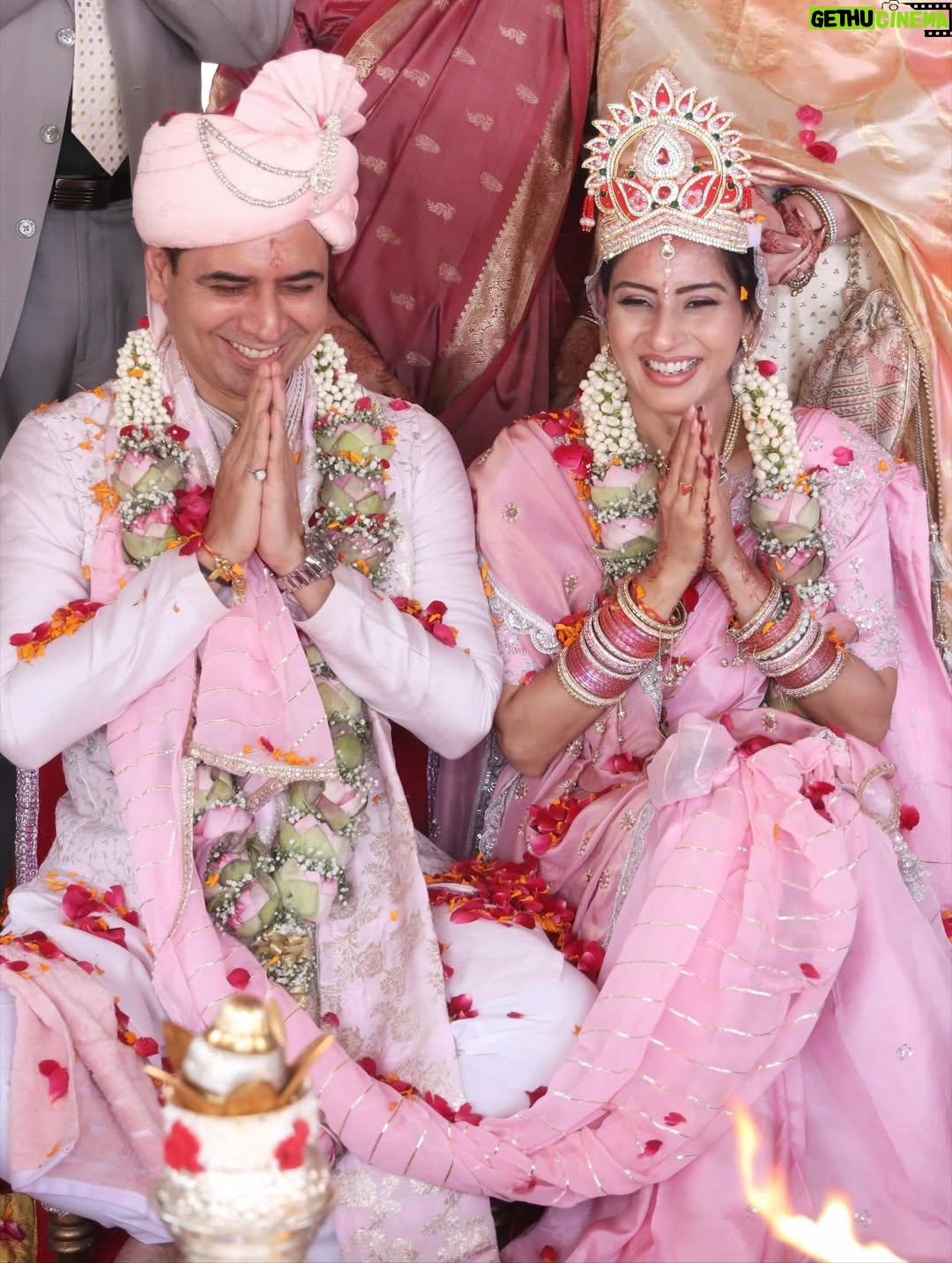 Ashlesha Savant - 174.3K Likes - “, We stepped into a new chapter as Mr & Mrs…Tradition found its way into our hearts.
We are filled  with gratitude for all the blessings. ❤️❤️”
🧿

I want to say #justmarried #🧿🧿🧿 #grateful #us

Captured beautifully by @portraitsbylalit