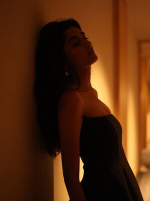 Ashlesha Thakur Instagram - 🖤