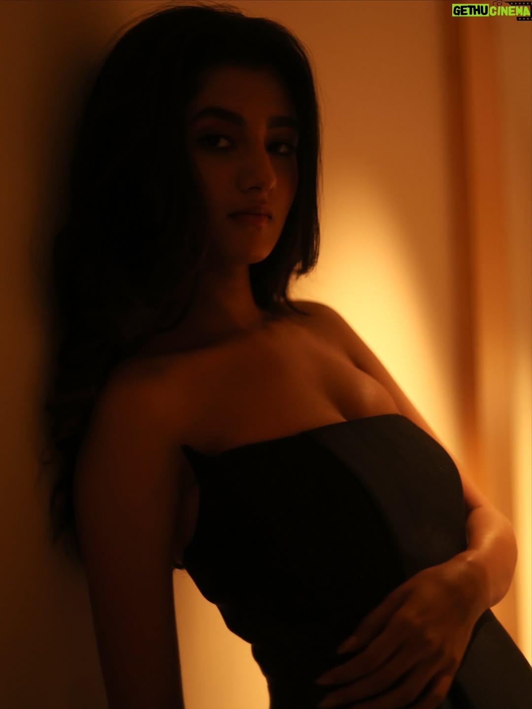 Ashlesha Thakur - 551.9K Likes - 🖤