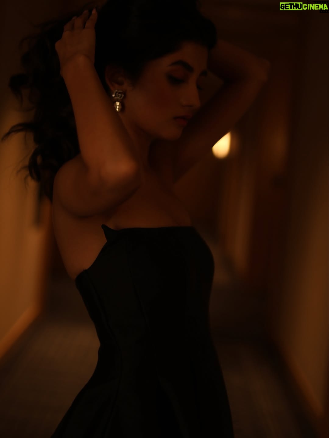 Ashlesha Thakur - 551.9K Likes - 🖤