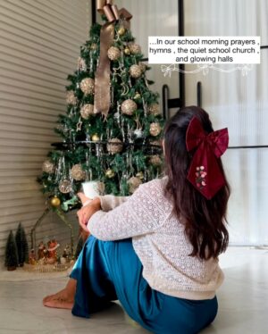 Ashmitha Instagram - Why I celebrate Christmas? Swipe—each photo tells a part of why🎄✨
( Christmas , celebration , telugu , Telugu actress , Ashtrixx , seasons greetings )