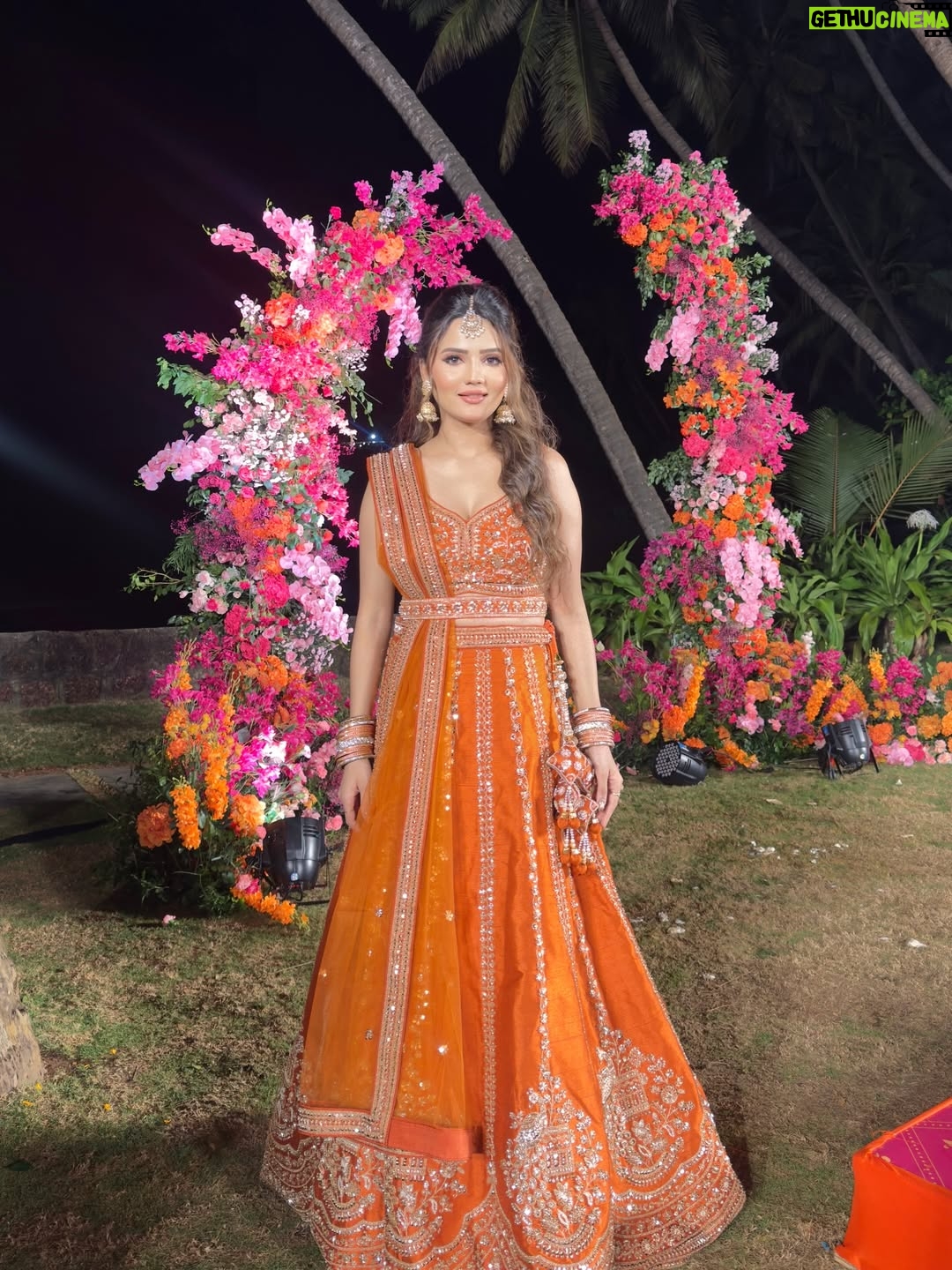 Ashna Kishore - 4.7K Likes - This outfit deserves its own moment 🧡🥰
Wearing - @mauvestory 

#AshnaKishore #desi #wedding #lehenga #goa

{wedding vibes, Goa, Goa beach, lehenga, traditional, new post, wedding season, wedding bells, Morjim, Anjuna, south Goa, north Goa, Delhi, Mumbai, Pune, Hyderabad, Bangalore, fashion, Indian wear, ethnic wear, smile, happy}