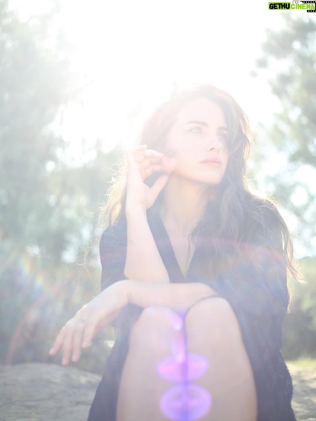 Aslı Tandoğan - 13.2K Likes - “Güneşin ışığıyla, tatilin son günlerini kalbime saklıyorum… ✨☀️”