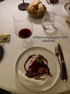 Aslı İnandık Instagram - Fotoğrafların hepsini birer anıya dönüştürmeden önce size anlattım. 🥹🧿