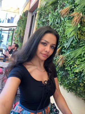 Asmaa Abulyazeid Instagram - 🪴
.
#takemeback