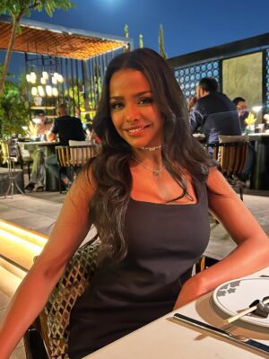 Asmaa Abulyazeid Instagram - Gratefully Blessed 🪴✨

Makeup: @mirnamagdymakeupartist 🤍
Hair: @yousry_elabd_official 🤍