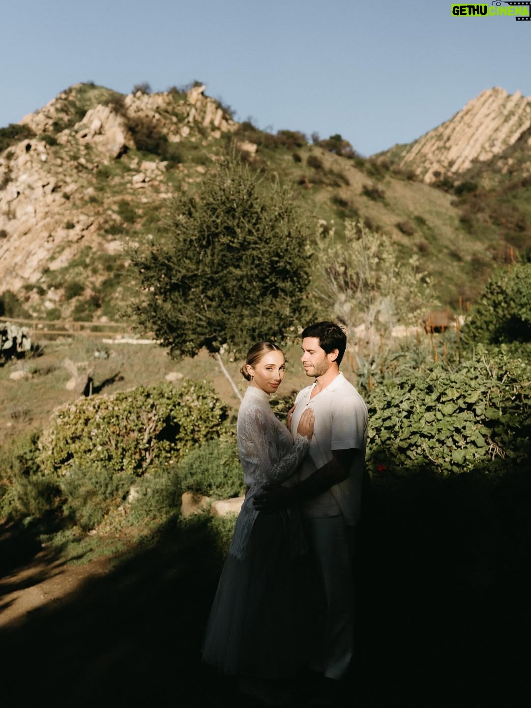 Aurora Culpo - 12K Likes - Engagement photos with my ❤️

male model/loml: @zacoutside 
📸: @efegepho 
💄: @makeupbyliz 
💇🏼‍♀️: @glamsquad