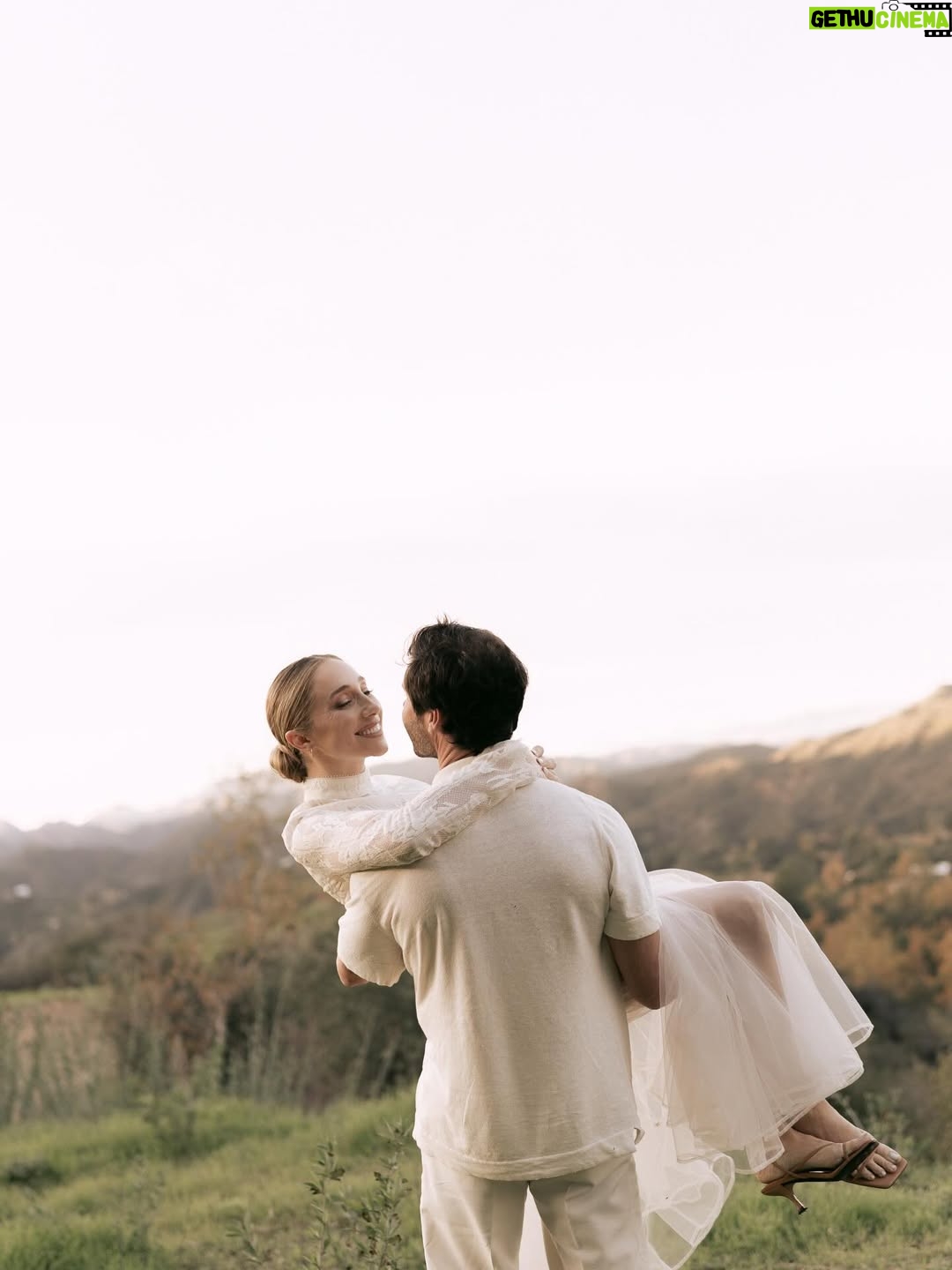 Aurora Culpo - 12K Likes - Engagement photos with my ❤️

male model/loml: @zacoutside 
📸: @efegepho 
💄: @makeupbyliz 
💇🏼‍♀️: @glamsquad