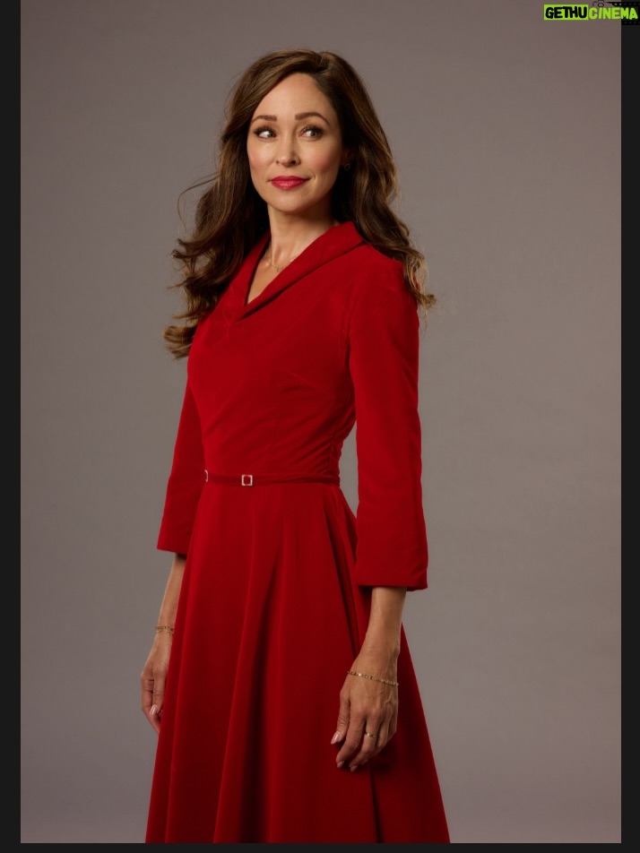Autumn Reeser - 5.8K Likes - ♥️ Because a dress like this is just begging for a twirl…

Thank you to the fairy godmothers of the costume department ✨Jen, Jasmine & Lynn ✨ for building this hero dress from scratch in only a couple of days. This was an impossible task that you somehow crafted into a Christmas miracle. You added so much magic to our story and made me feel like a holiday princess!!!

‘We Met in December’ airs TONIGHT on @hallmarkchannel!!! We can’t wait to share it with all of you.🌹 

#holidaymovies #whattowatch #hallmarkmovies