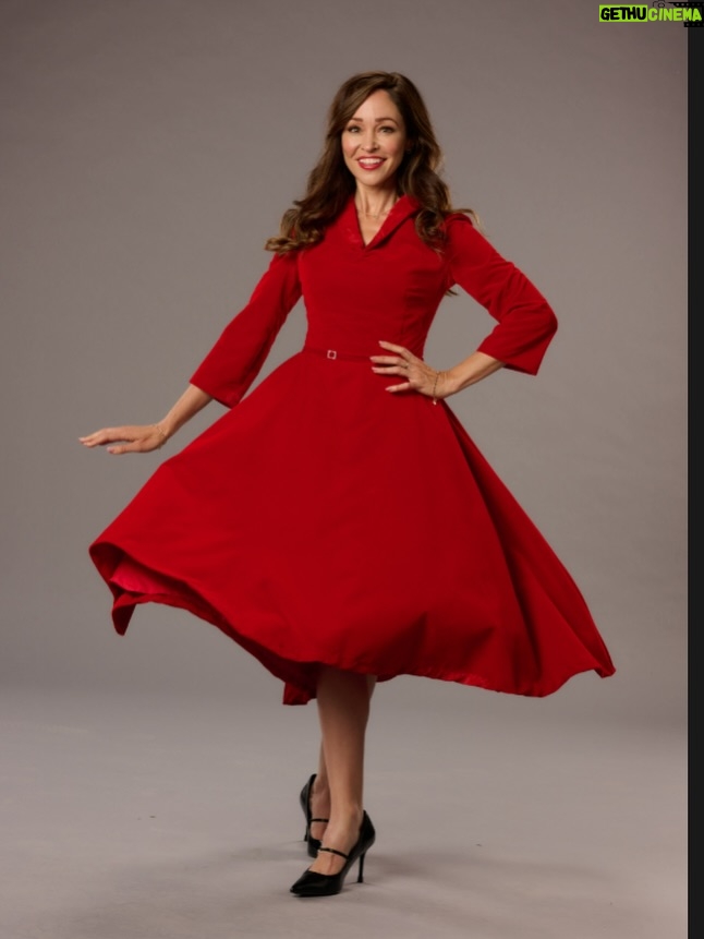 Autumn Reeser - 5.8K Likes - ♥️ Because a dress like this is just begging for a twirl…

Thank you to the fairy godmothers of the costume department ✨Jen, Jasmine & Lynn ✨ for building this hero dress from scratch in only a couple of days. This was an impossible task that you somehow crafted into a Christmas miracle. You added so much magic to our story and made me feel like a holiday princess!!!

‘We Met in December’ airs TONIGHT on @hallmarkchannel!!! We can’t wait to share it with all of you.🌹 

#holidaymovies #whattowatch #hallmarkmovies