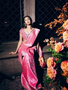 Avantika Vandanapu Instagram - The sparkliest night ✨✨✨
Thank you @anjula_acharia for such a beautiful night of community and lights, and for having me at your Diwali celebration. Always a delight :)