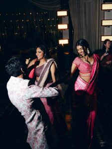 Avantika Vandanapu Instagram - The sparkliest night ✨✨✨
Thank you @anjula_acharia for such a beautiful night of community and lights, and for having me at your Diwali celebration. Always a delight :)