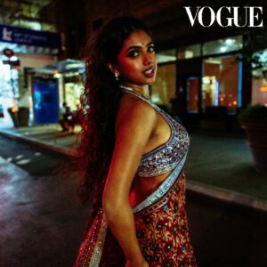 Avantika Vandanapu Instagram - Thank you @voguemagazine for covering the Diwali of my dreams in the city of dreams !! ❤️❤️ Ahh!! @chrisjallaire your words were so thoughtful 🥺
The biggest honor to feature alongside my friends as we ran across the streets of NYC in our saris :)
@patelneerja @karanbrar @manishdayal @maxwellsocial - wouldn’t have been possible to host this Diwali without your support !! Forever grateful!
Photography: @danirosecase
Makeup: @kylesheehanmakeup
Saree: @anitadongre
Jewelry: @anitadongre
Drapist: @aieslovesdetails