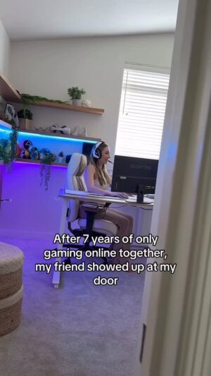 Avori Henderson Instagram - Tag your gaming buddies ♥️ #gaming #gamer #explore #gamingmemes #meme #memes