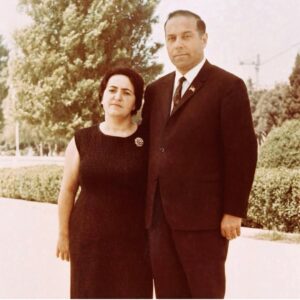 Aygün Kazımova Instagram - Bu gün Azərbaycanın Ümummilli lideri Heydər Əliyevin anım günüdür.
Ulu Öndərin əziz xatirəsini hörmət, sevgi və ehtiramla anırıq. 🙏
#HEYDƏRƏLİYEV 🇦🇿