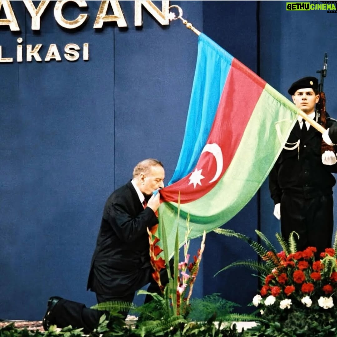 Aygün Kazımova - 5.3K Likes - Bu gün Azərbaycanın Ümummilli lideri Heydər Əliyevin anım günüdür. 
Ulu Öndərin əziz xatirəsini hörmət, sevgi və ehtiramla anırıq. 🙏

#HEYDƏRƏLİYEV 🇦🇿