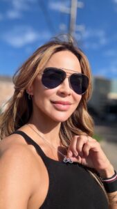 Aylín Mújica Instagram - La magia de las joyas es para todos, y gracias a mis amigos de Canela.TV cualquiera puede disfrutar de hermosos accesorios como este Infinity Heart Necklace de JTV Joyas.
Descarguen la app de Canela.TV hoy, regístrense y únanse a Club Canela para acumular puntos viendo sus series y películas favoritas y canjearlos por un collar.
¿Lo mejor? ¡Es gratis! @miracanelatv
Aplican términos y condiciones. Disponible solo en EE.UU.
#CanelaTV #ClubCanela #Sponsored